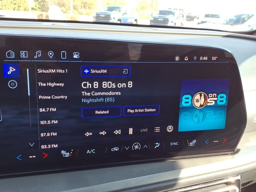 2024 Chevrolet Traverse LT