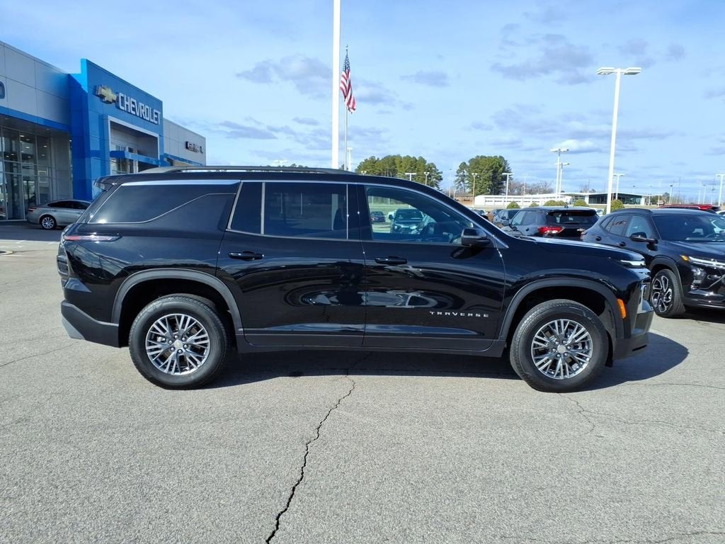2024 Chevrolet Traverse LT