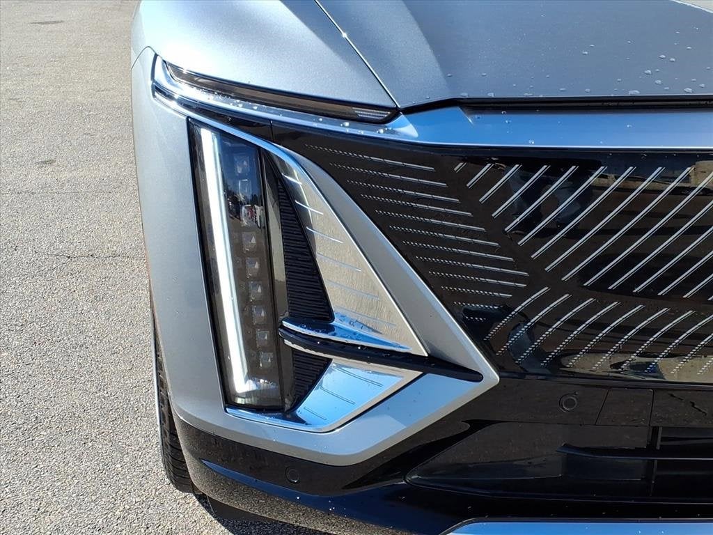 2024 Cadillac LYRIQ Luxury 1