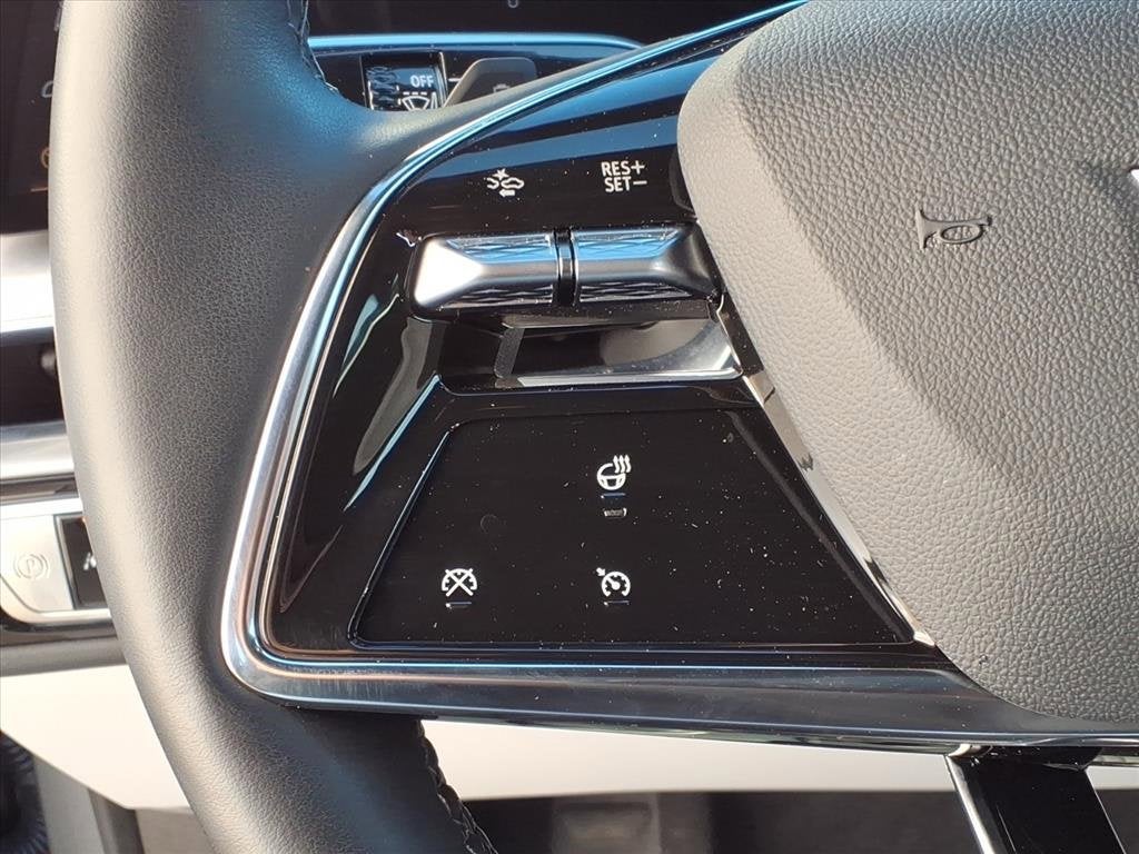 2024 Cadillac LYRIQ Luxury 1