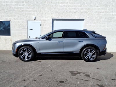 2024 Cadillac LYRIQ Luxury 1