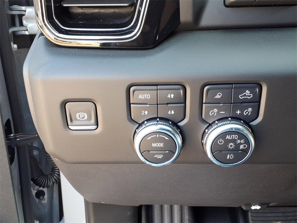 2025 GMC Sierra 1500 AT4X