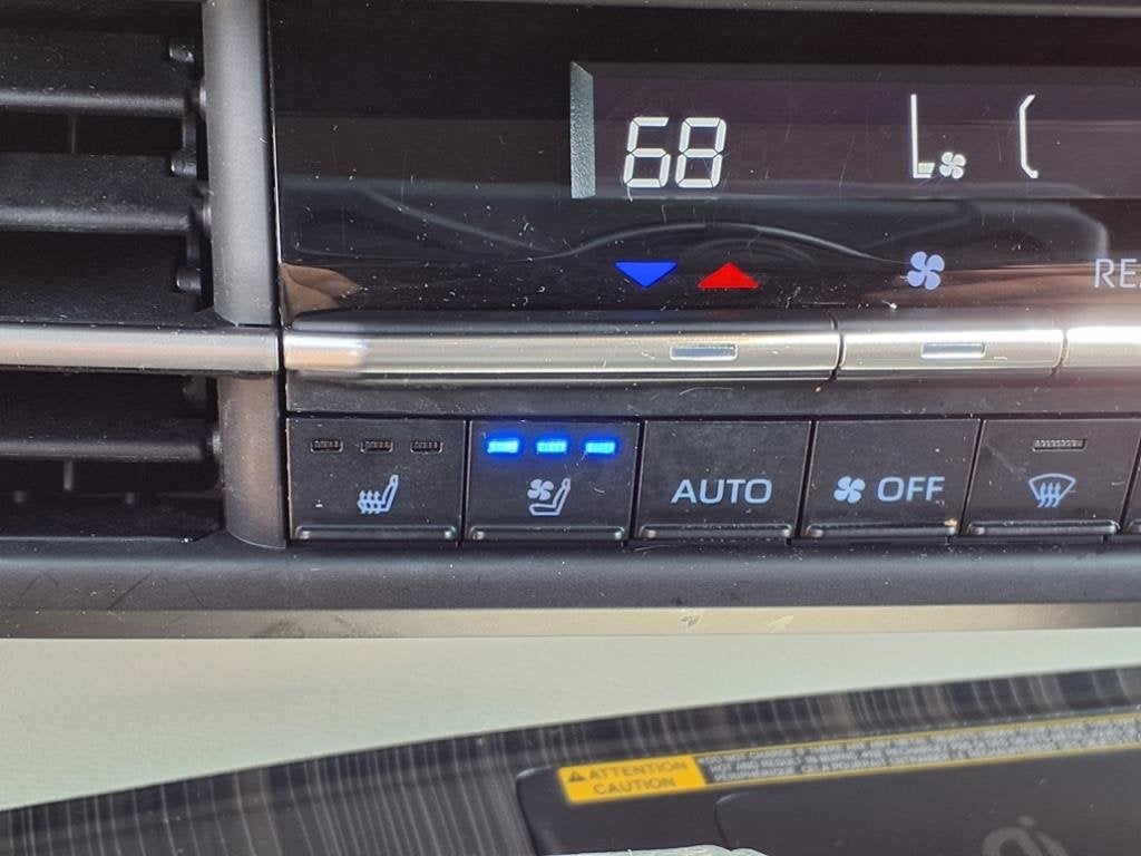 2022 Toyota Sienna Platinum