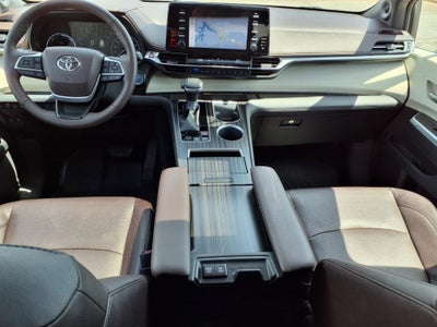 2022 Toyota Sienna Platinum