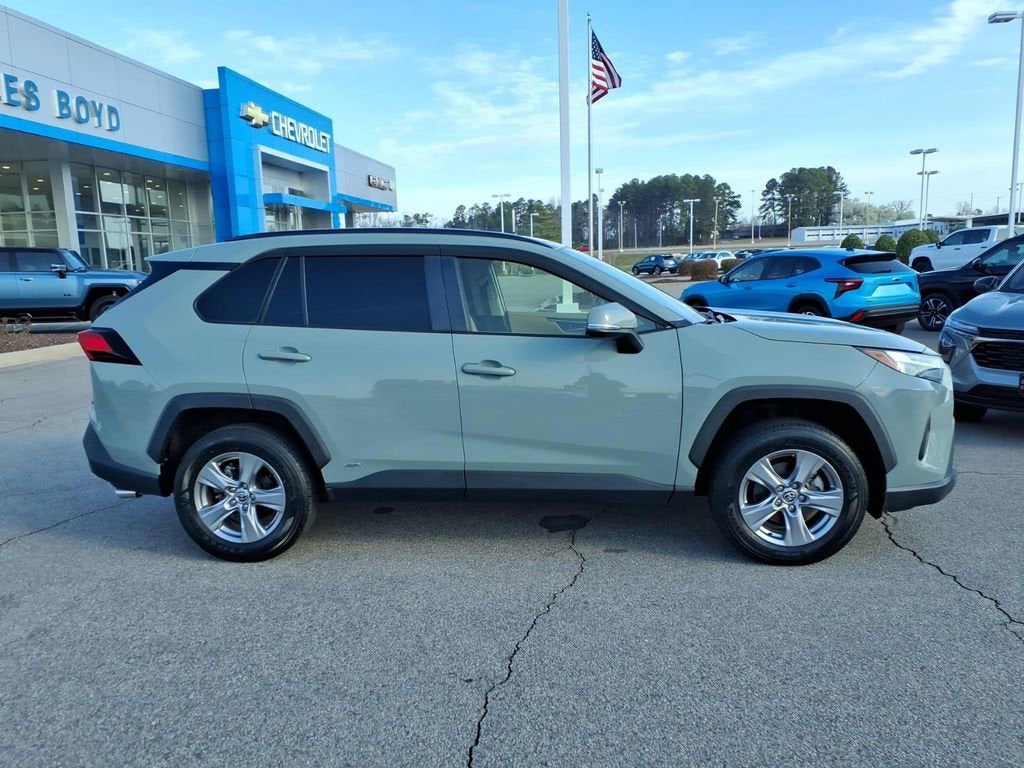 2022 Toyota RAV4 Hybrid XLE