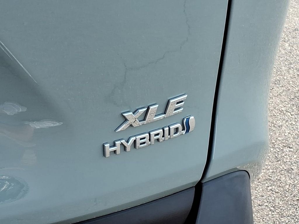 2022 Toyota RAV4 Hybrid XLE
